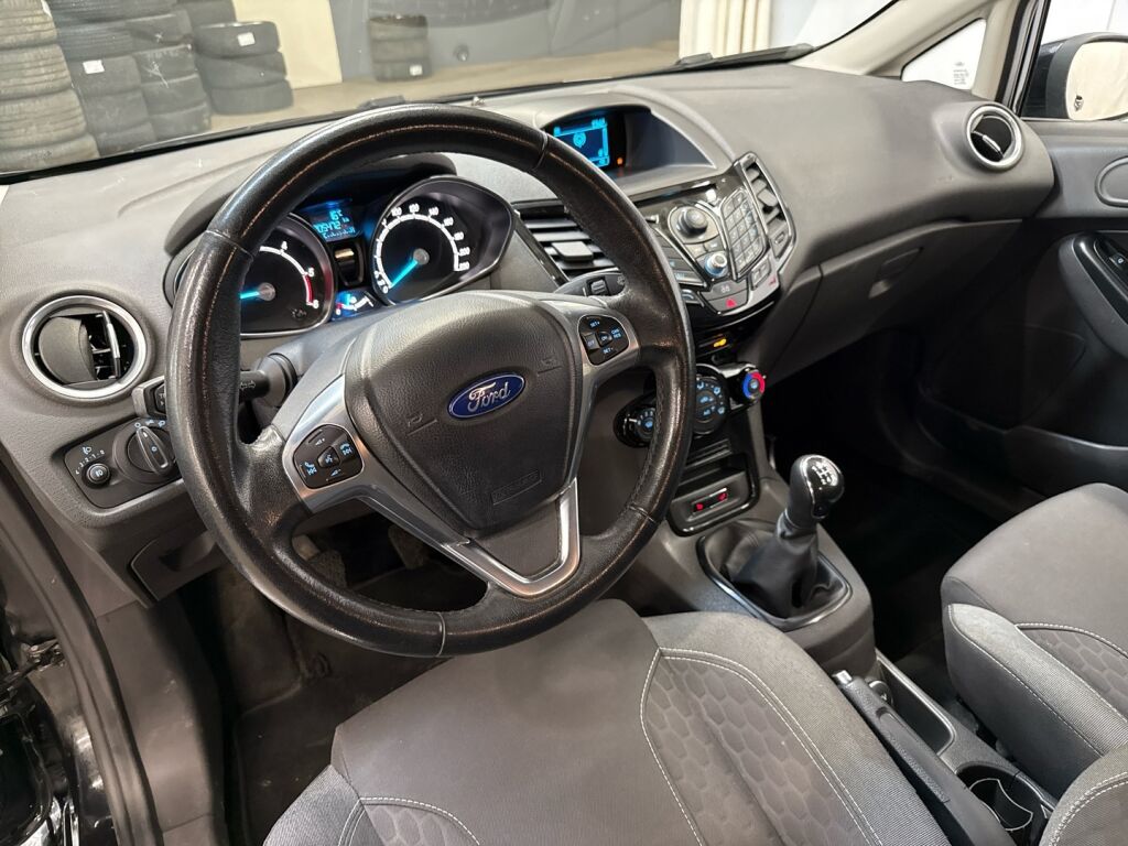 Ford Fiesta Van 2014 Musta