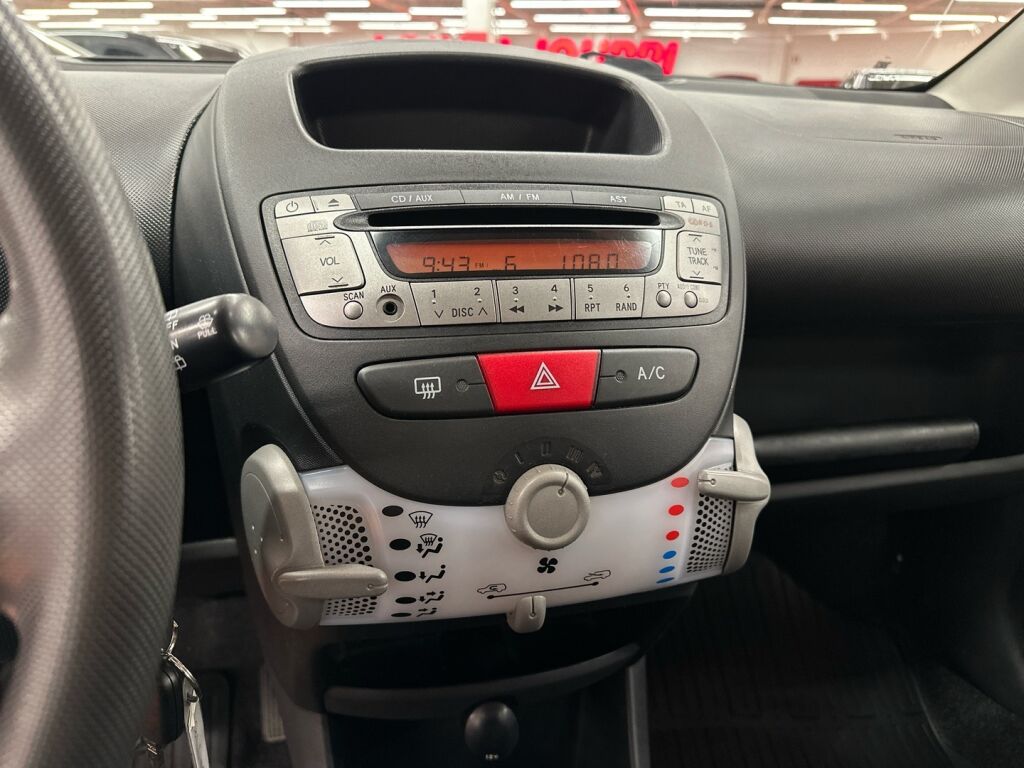 Toyota AYGO 2014 Valkoinen