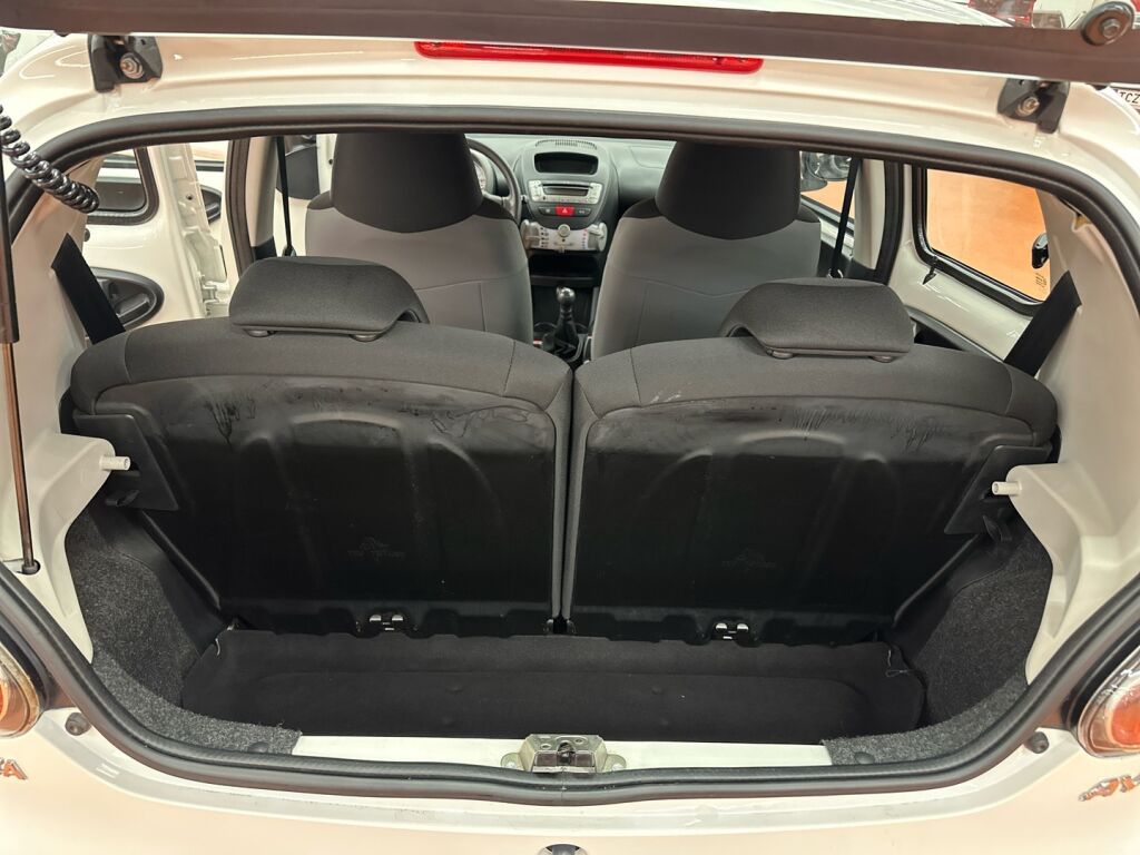 Toyota AYGO 2014 Valkoinen