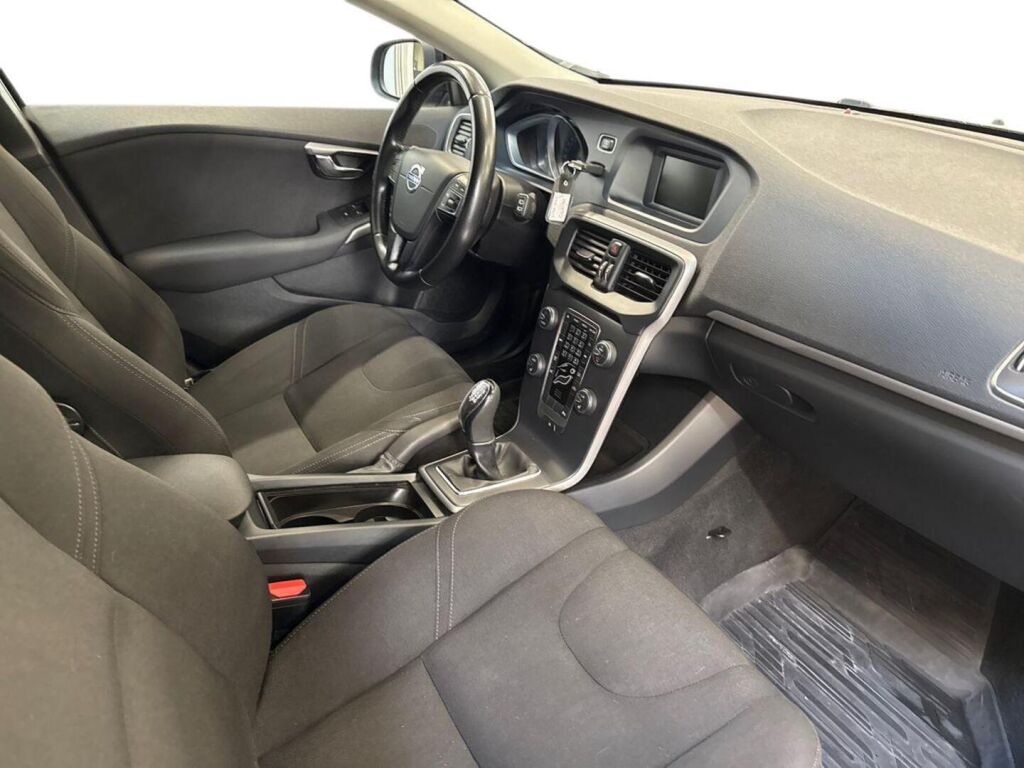 Volvo V40 2014 Musta