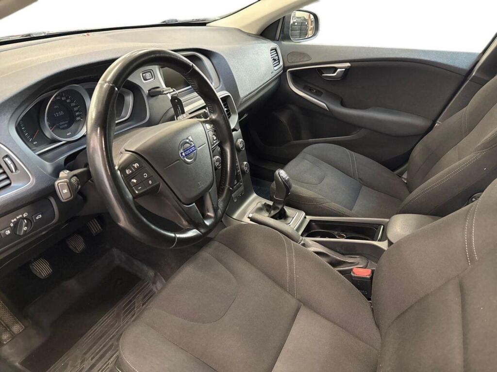 Volvo V40 2014 Musta