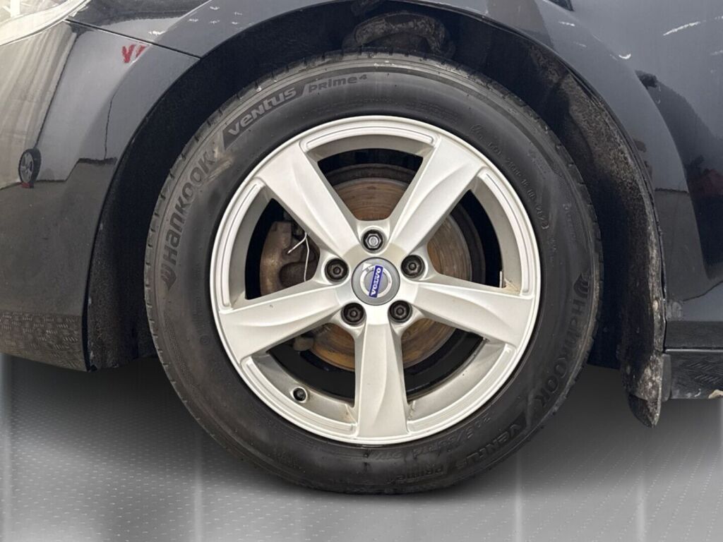 Volvo V40 2014 Musta