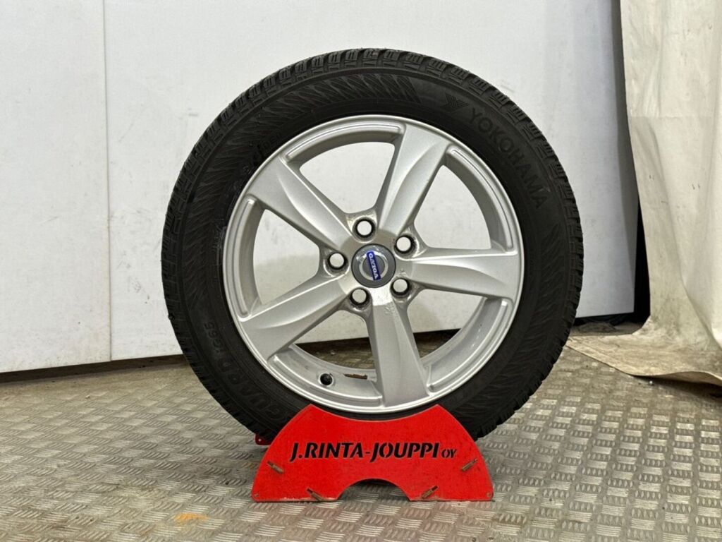 Volvo V40 2014 Musta