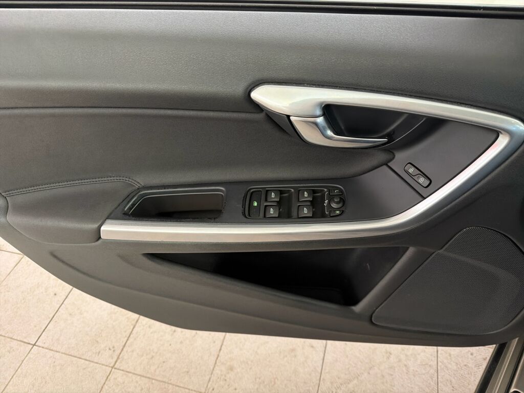 Volvo V60 2011 Harmaa