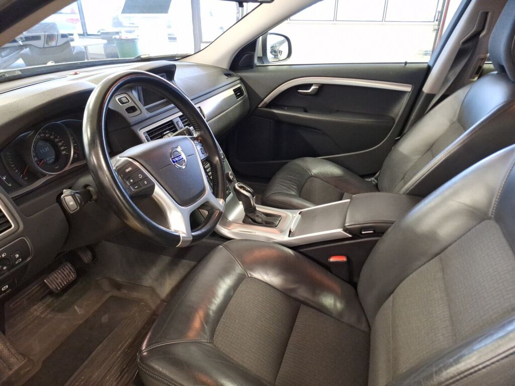 Volvo V70 2014 Ruskea (beige)