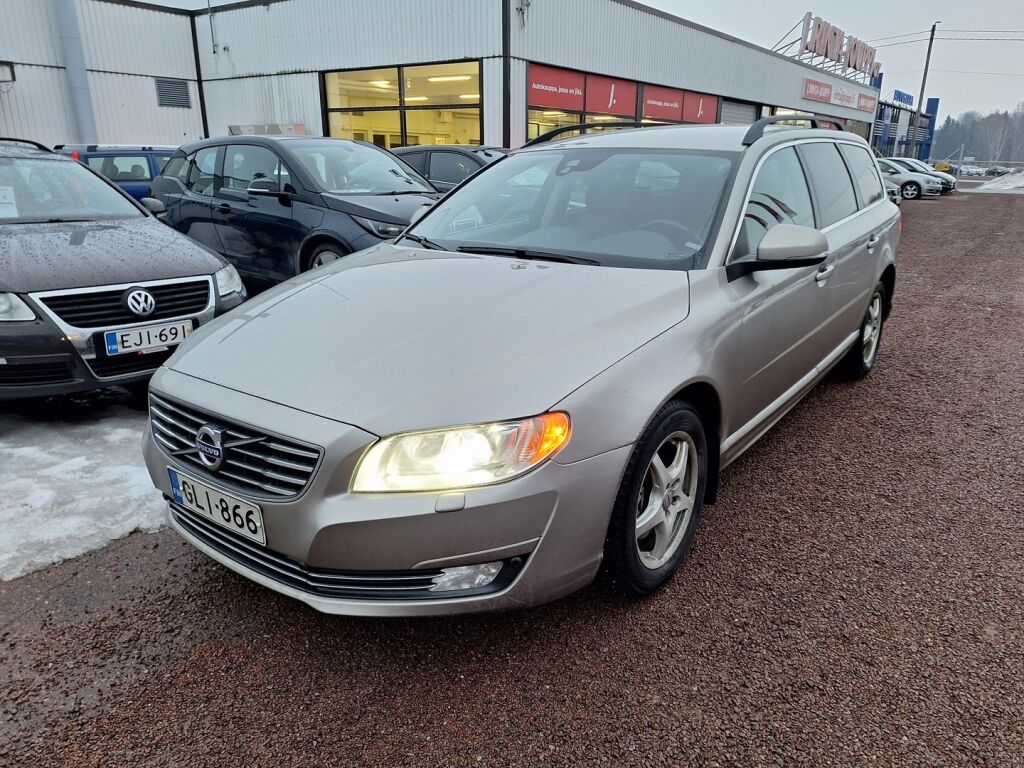 Volvo V70 2014 Ruskea (beige)
