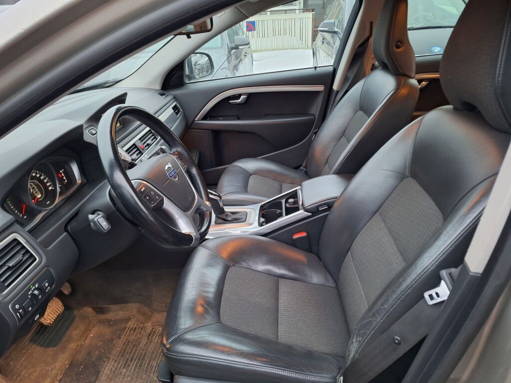 Volvo V70 2014 Ruskea (beige)