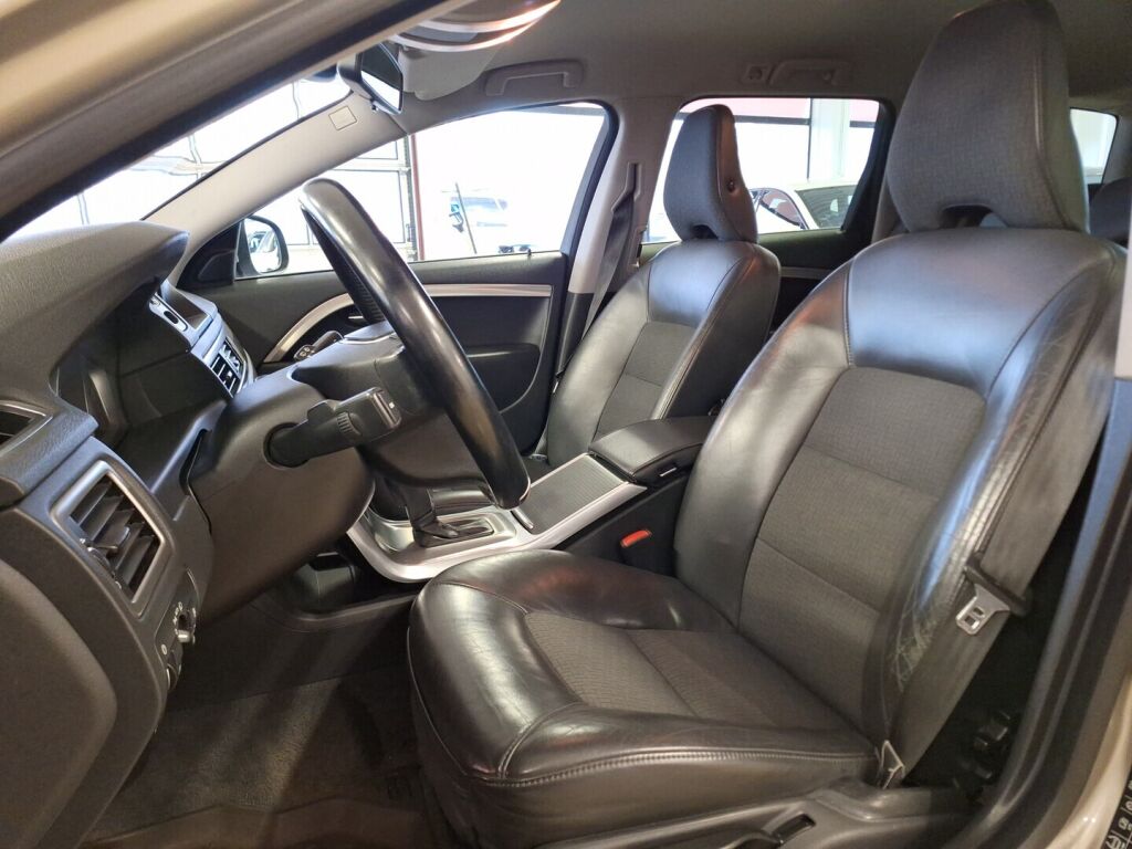 Volvo V70 2014 Ruskea (beige)