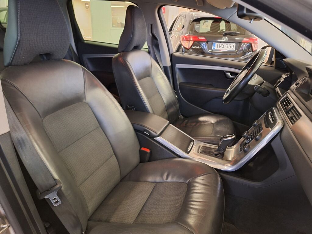 Volvo V70 2014 Ruskea (beige)