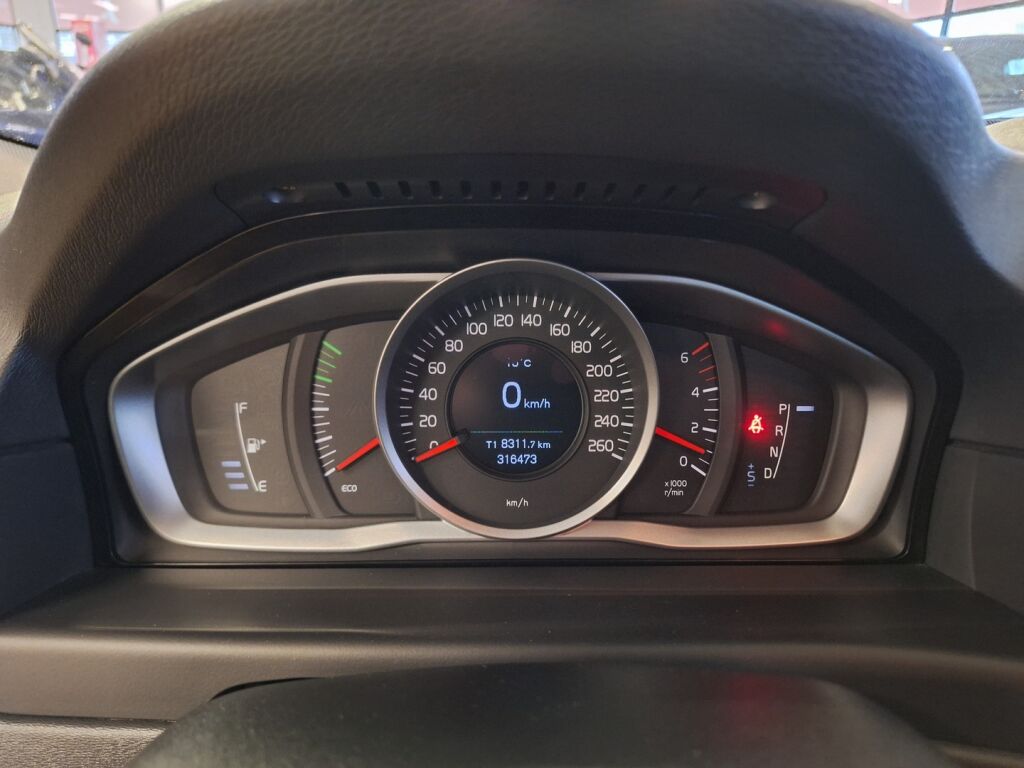 Volvo V70 2014 Ruskea (beige)