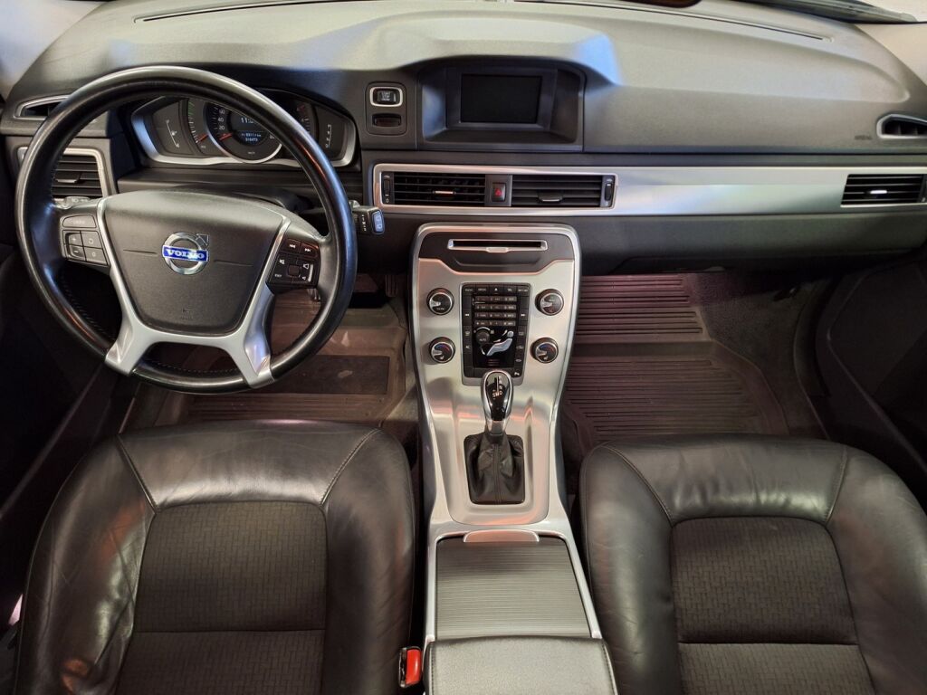 Volvo V70 2014 Ruskea (beige)