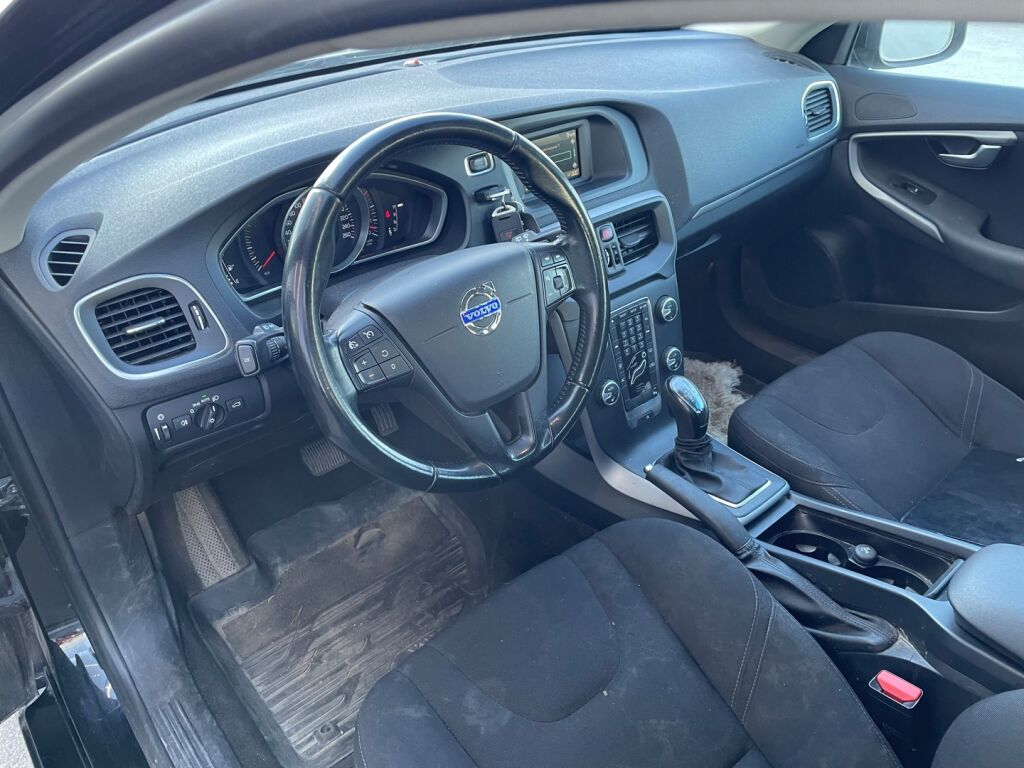Volvo V40 2014 Musta