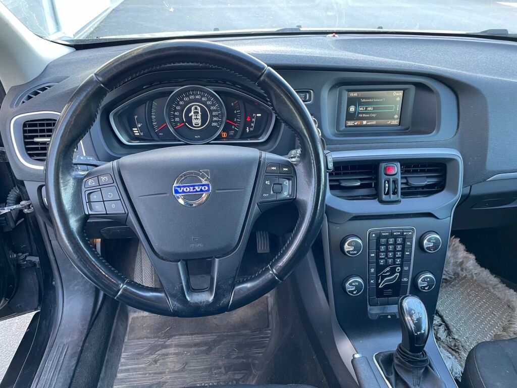 Volvo V40 2014 Musta