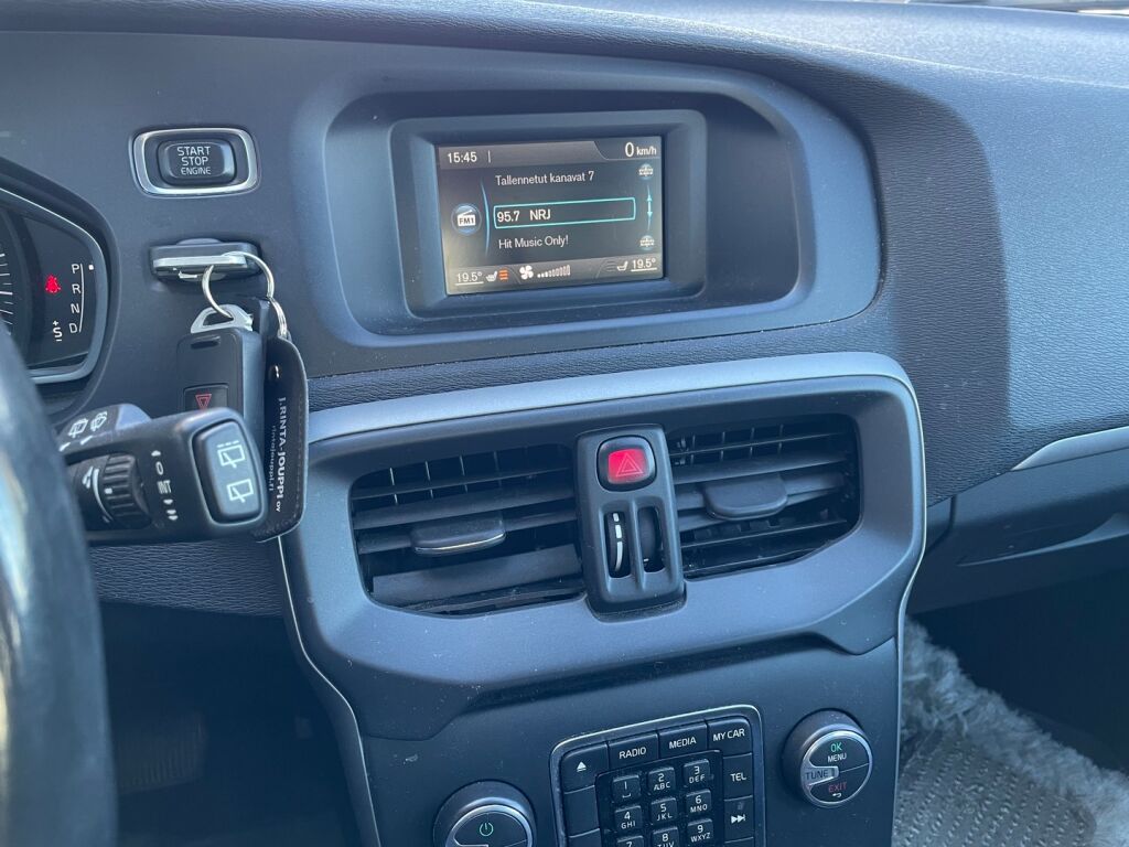 Volvo V40 2014 Musta