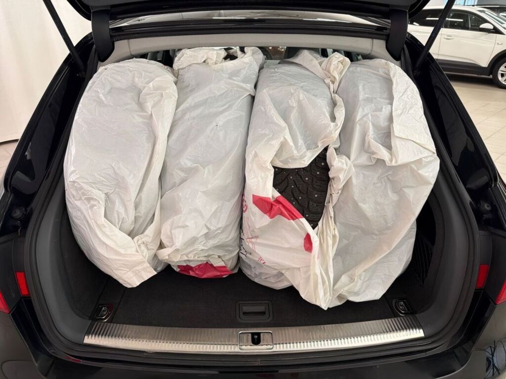 Audi A4 2014 Musta