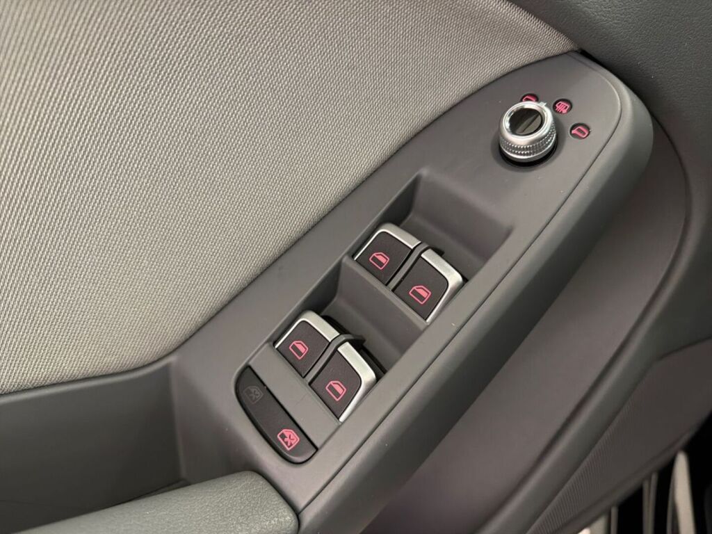 Audi A4 2014 Musta