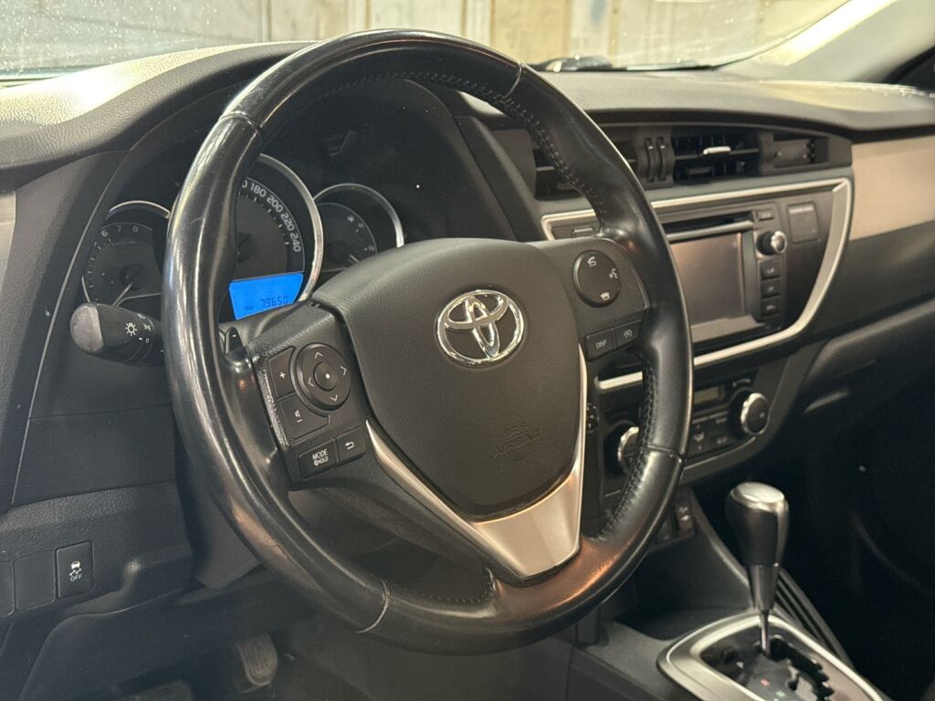 Toyota Auris 2014 Ruskea (beige)