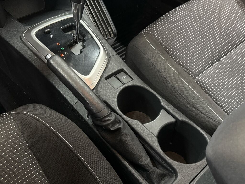 Toyota Auris 2014 Ruskea (beige)