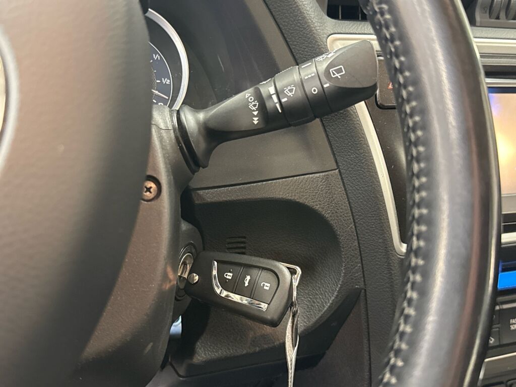 Toyota Auris 2014 Ruskea (beige)