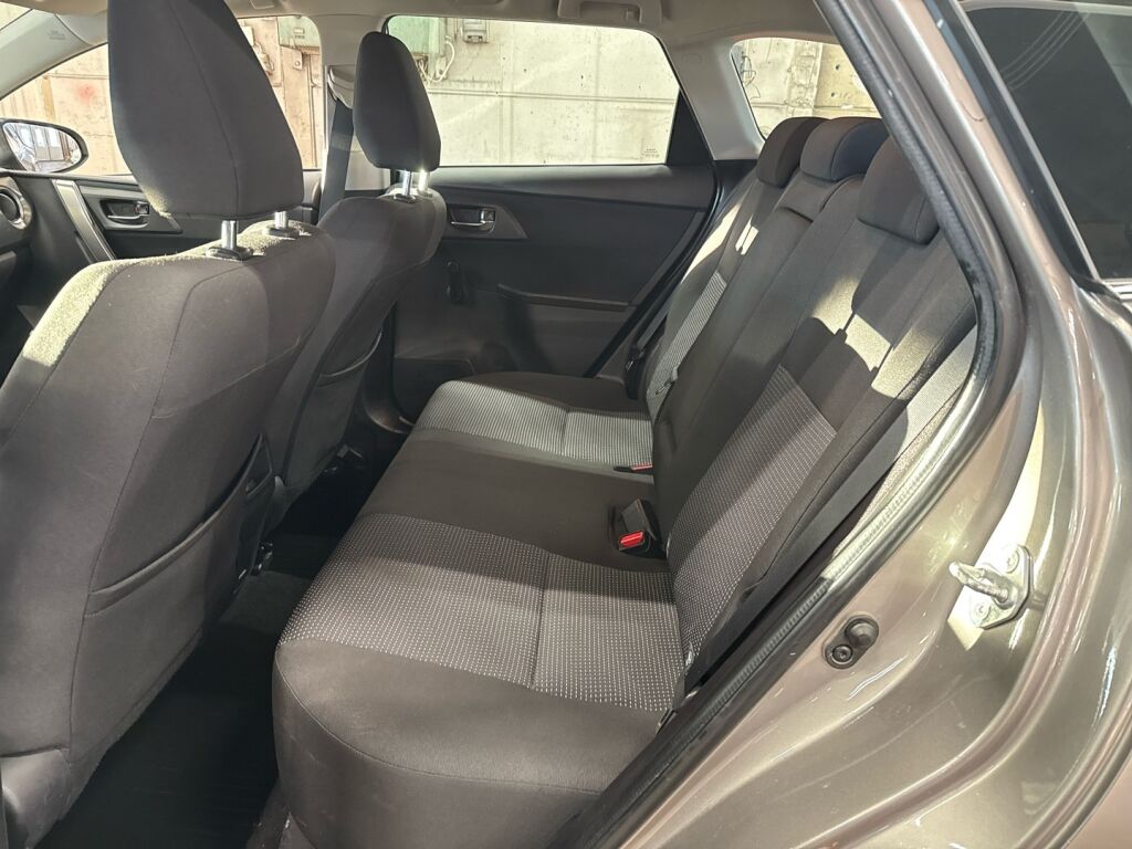 Toyota Auris 2014 Ruskea (beige)