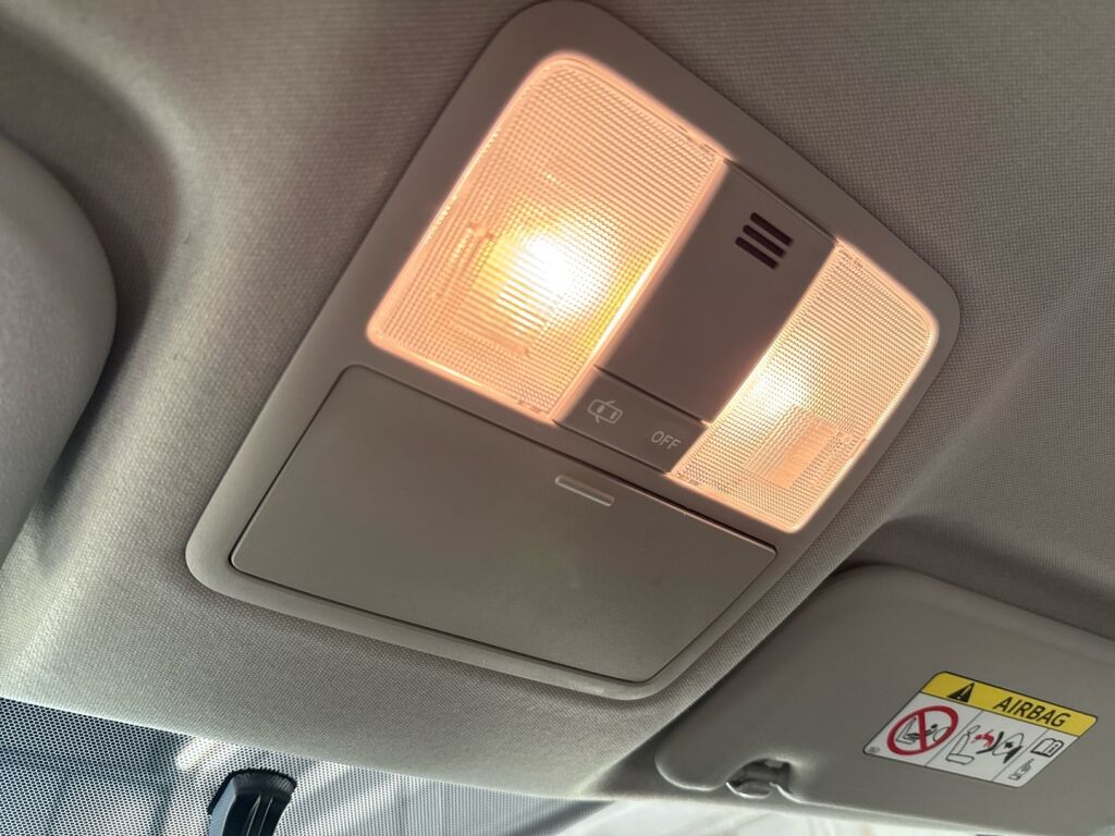 Toyota Auris 2014 Ruskea (beige)