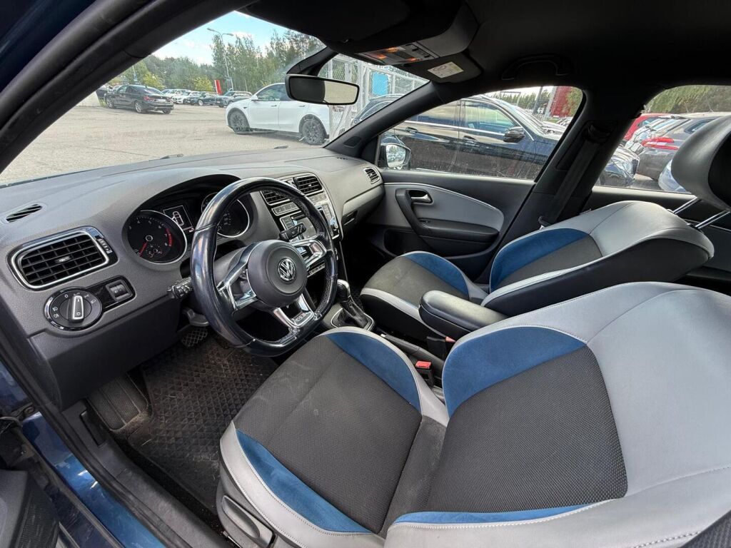 Volkswagen Polo 2015 Sininen