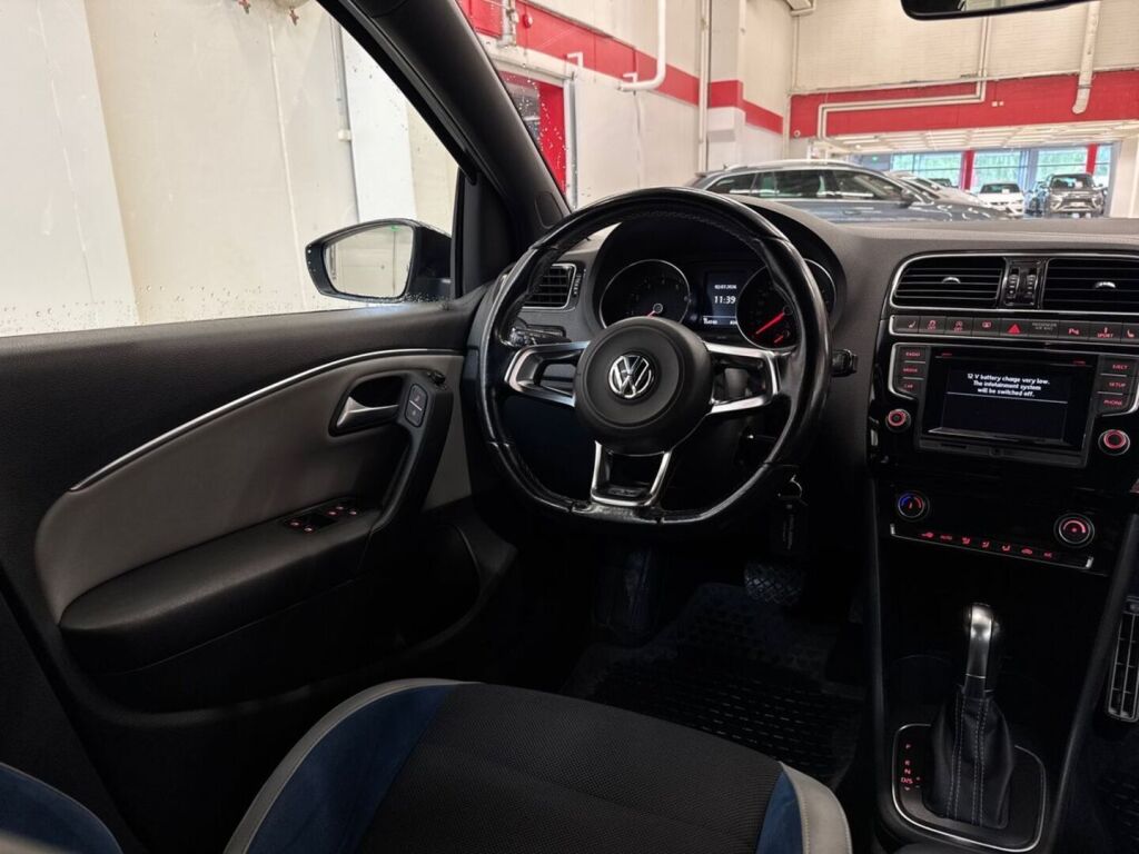 Volkswagen Polo 2015 Sininen