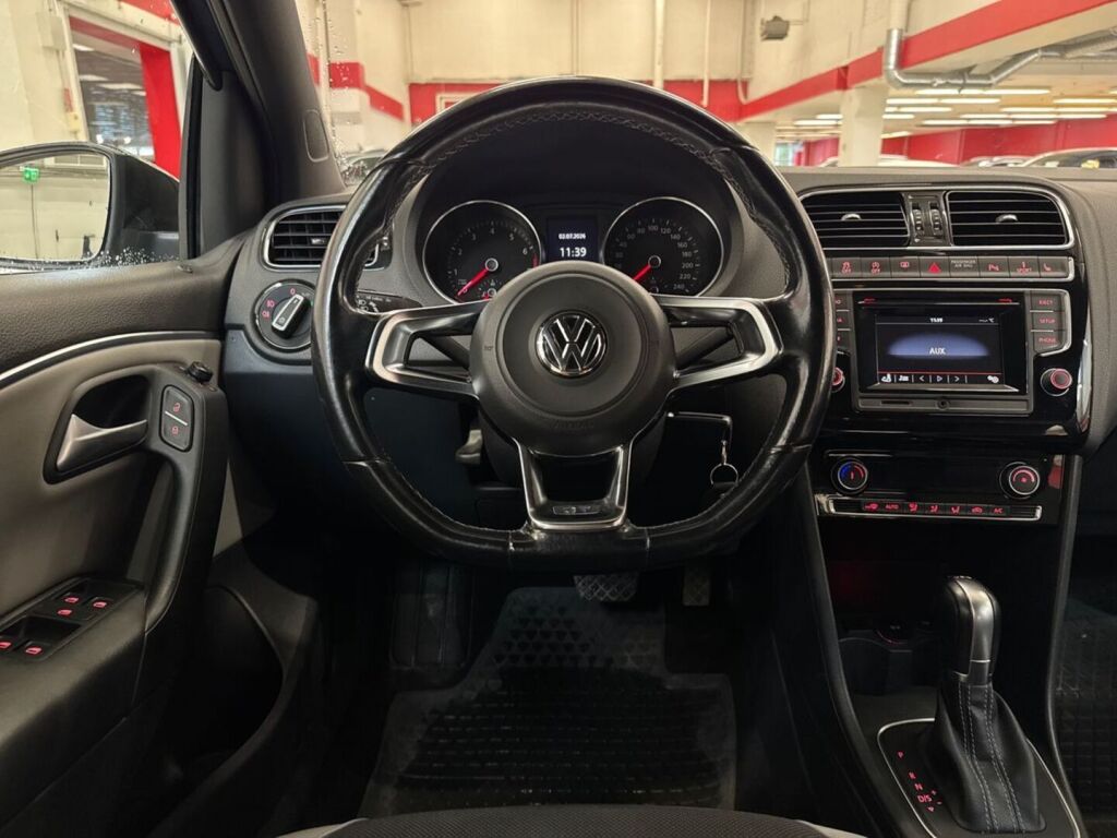 Volkswagen Polo 2015 Sininen