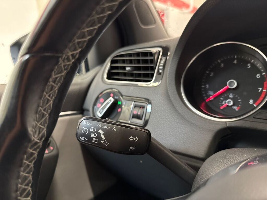 Volkswagen Polo 2015 Sininen