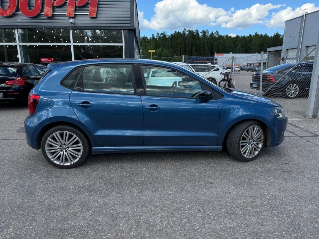 Volkswagen Polo 2015 Sininen