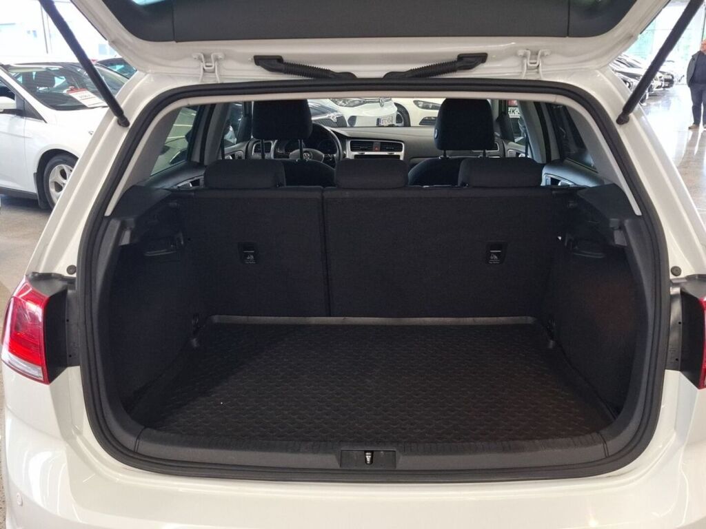 Volkswagen Golf 2015 Valkoinen
