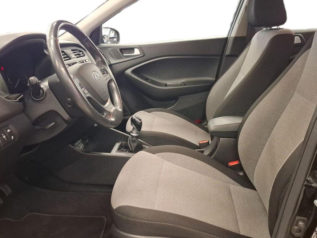 Hyundai i20 5d 2015 Musta