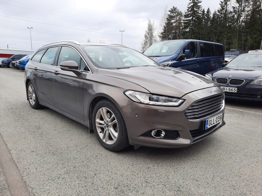 Ford Mondeo 2015 Ruskea (beige)