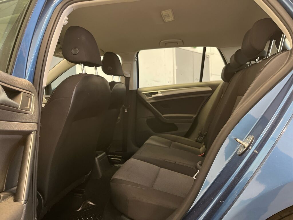 Volkswagen Golf 2015 Sininen