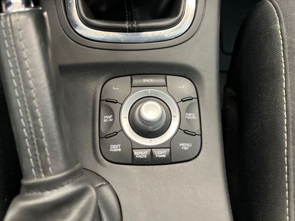Renault Megane 2015 Ruskea (beige)