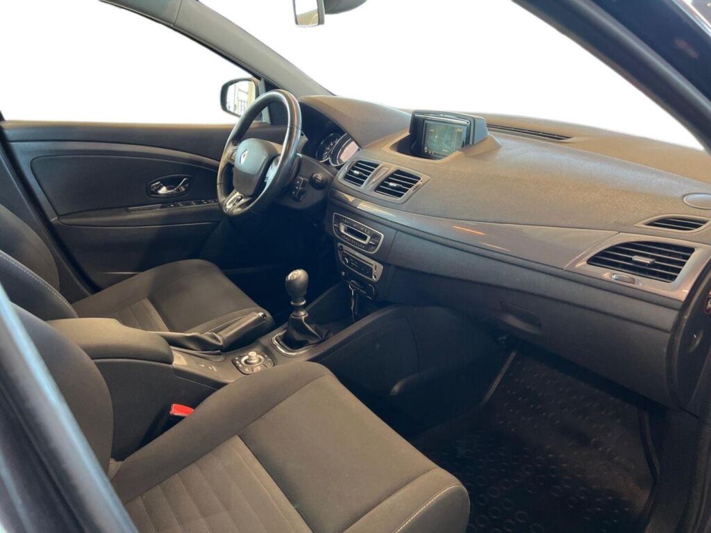 Renault Megane 2015 Ruskea (beige)