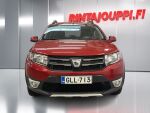 Dacia Sandero 2015 Punainen
