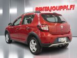 Dacia Sandero 2015 Punainen