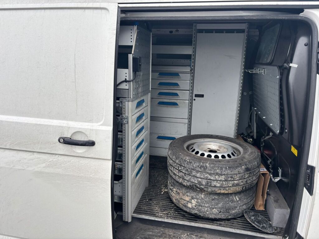 Volkswagen Transporter 2015 Valkoinen