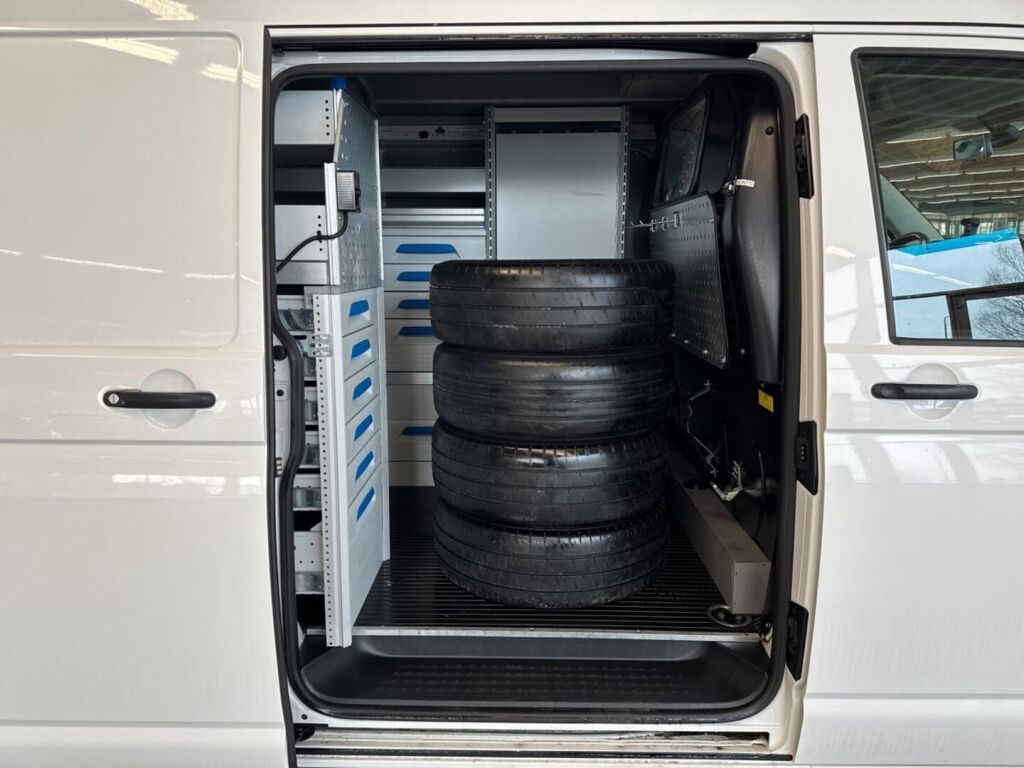 Volkswagen Transporter 2015 Valkoinen