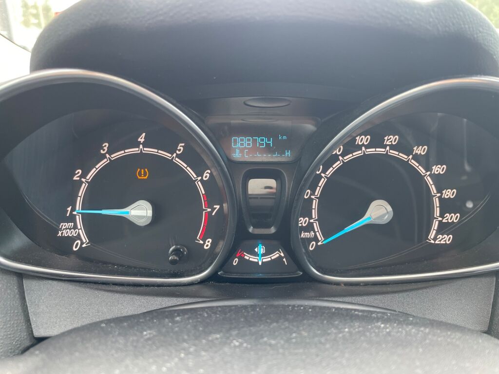 Ford Fiesta 2015 Sininen