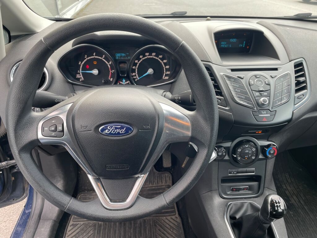 Ford Fiesta 2015 Sininen