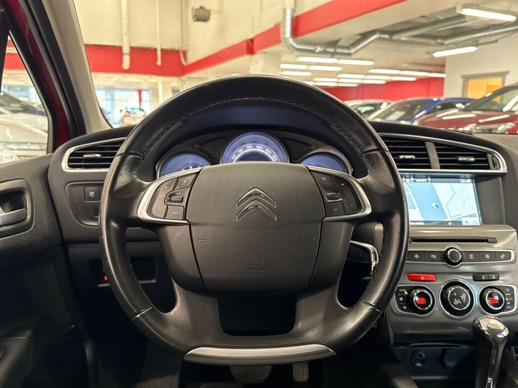 Citroen C4 2015 Punainen