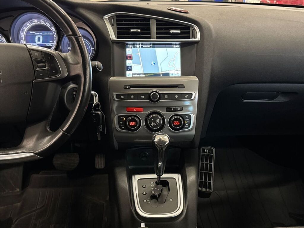 Citroen C4 2015 Punainen