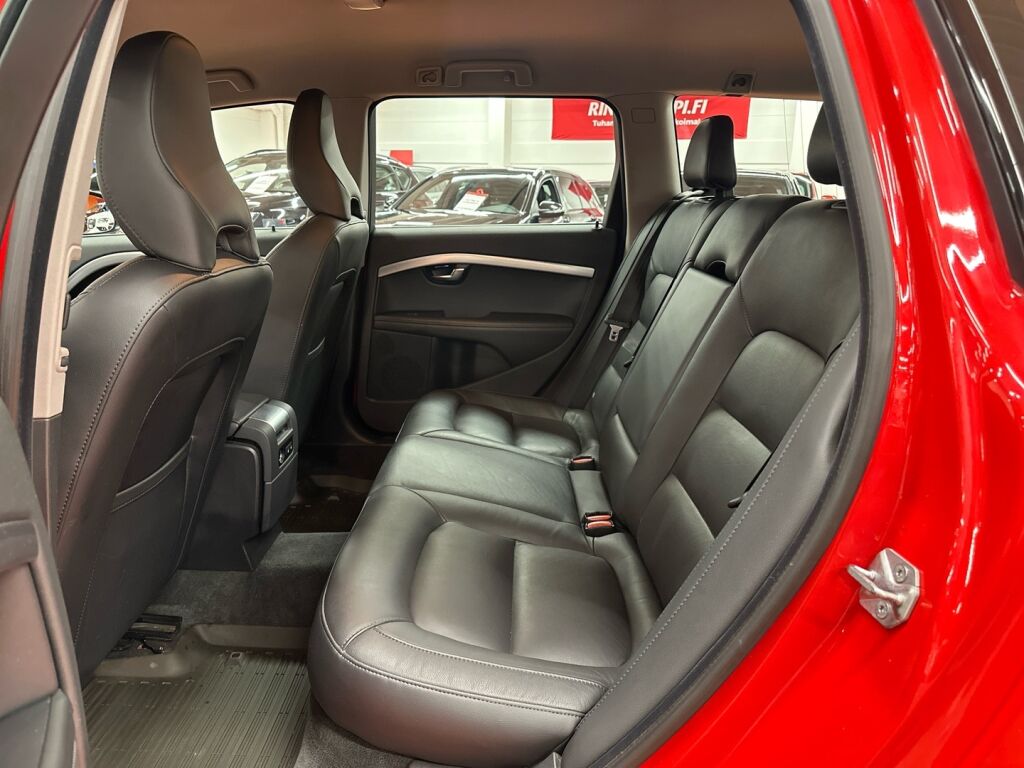 Volvo V70 2016 Punainen