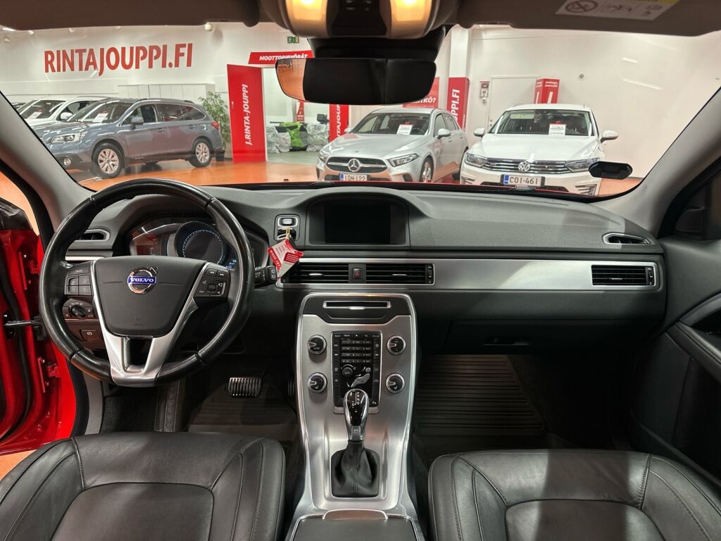Volvo V70 2016 Punainen