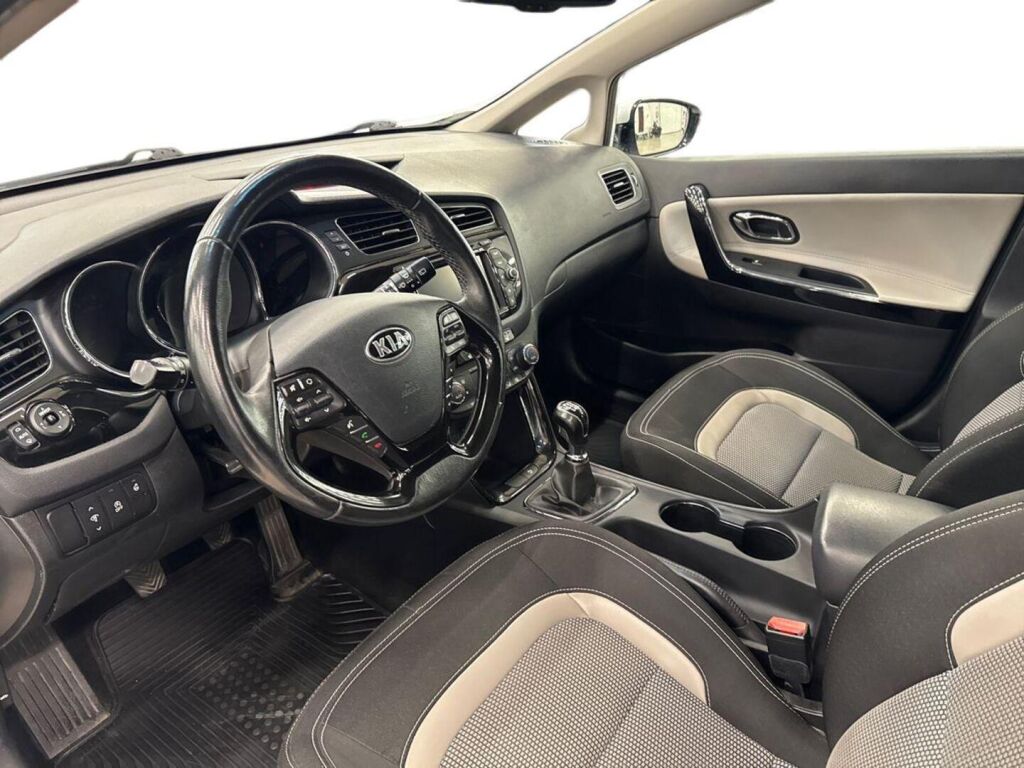 Kia Ceed 2015 Valkoinen