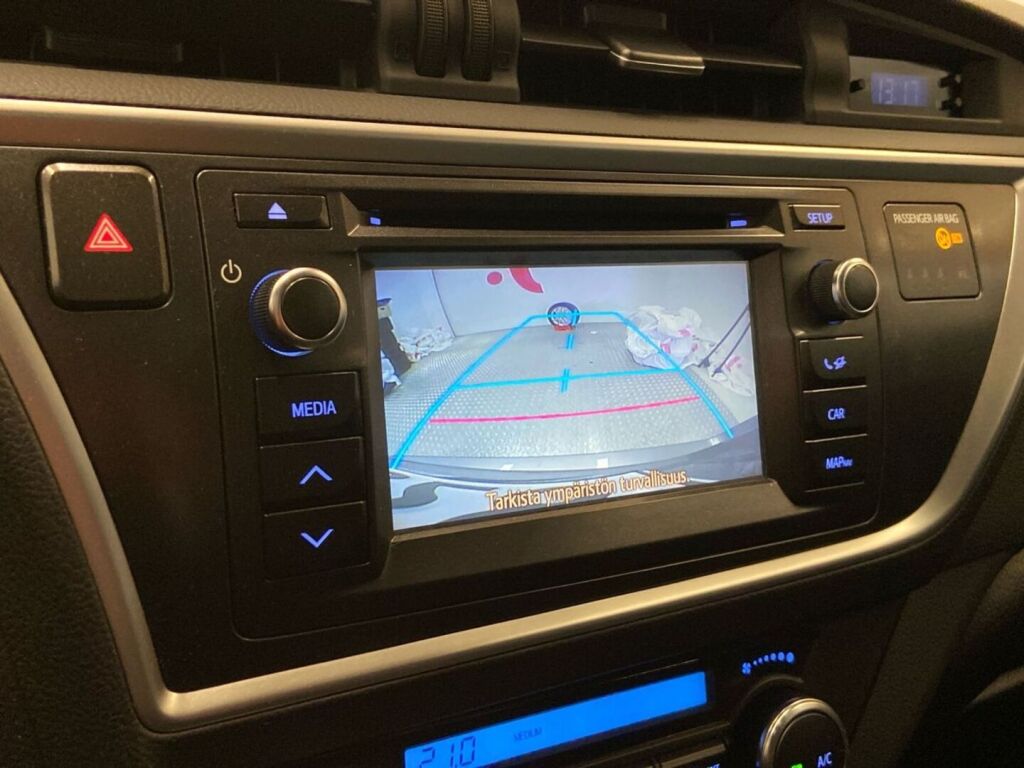 Toyota Auris 2015 Ruskea (beige)