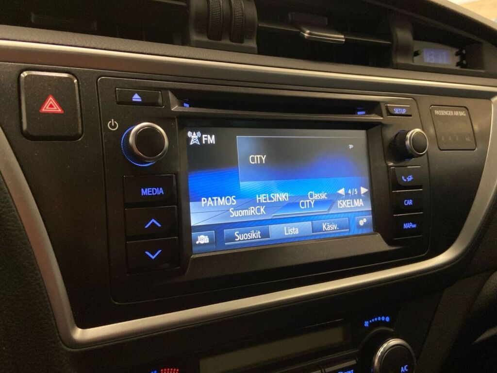 Toyota Auris 2015 Ruskea (beige)