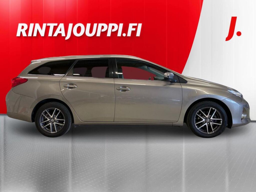 Toyota Auris 2015 Ruskea (beige)